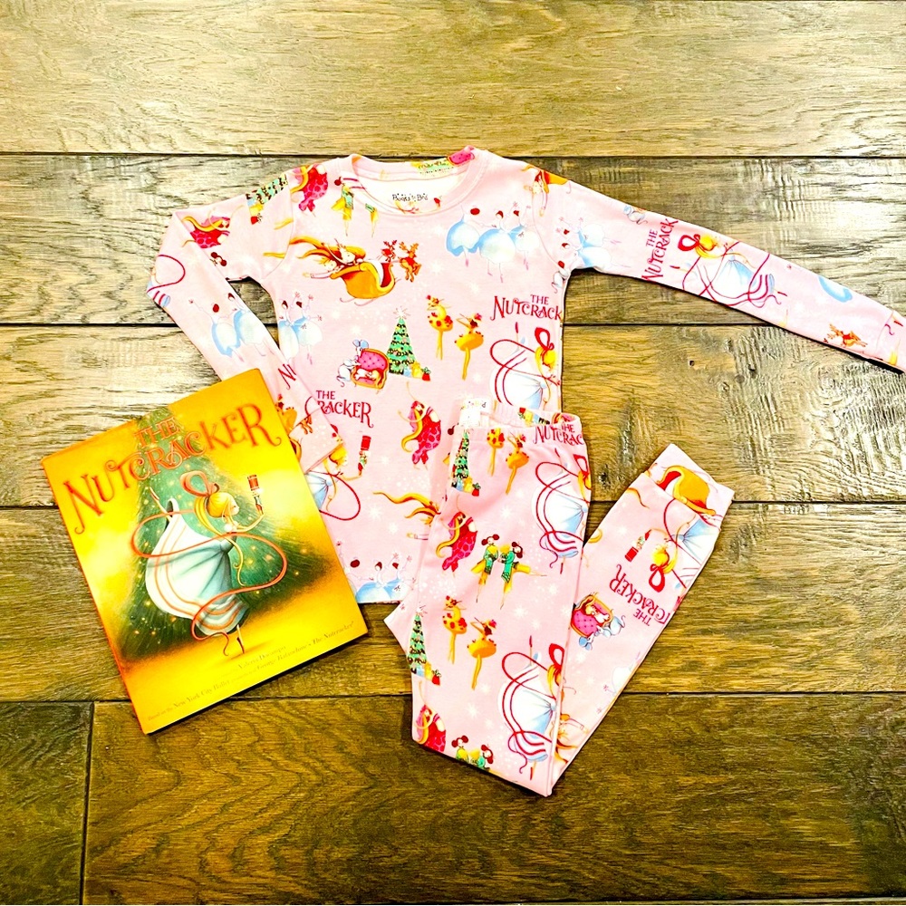 Adorable Pajamas Inspired by the Nutcracker Ballet are in excellent condition